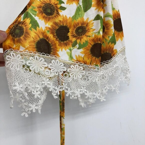 TELA Urban Outfitters sunflower print halter crop top lace  crochet hem - Picture 10 of 16